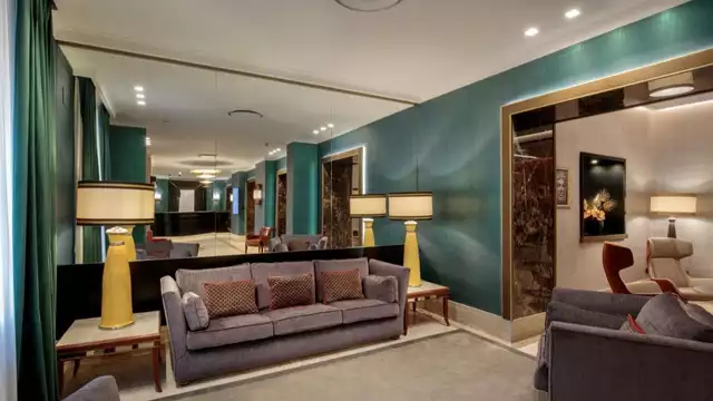 Hôtel 4* à Rome avec terrasse panoramique, bouteille de vin dans la chambre et départ tardif