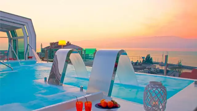 VIP Romántica: spa, rosas y más sorpresas en habitación con bañera de hidromasaje