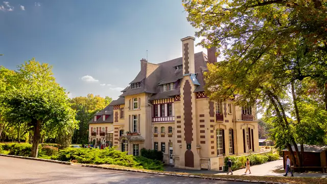 Escapada burbujeante con spa en un castillo en Chantilly (2 noches)