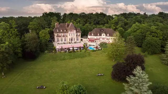 Sprankelende ontsnapping met spa in een charmant kasteel op 1,5 uur van Parijs
