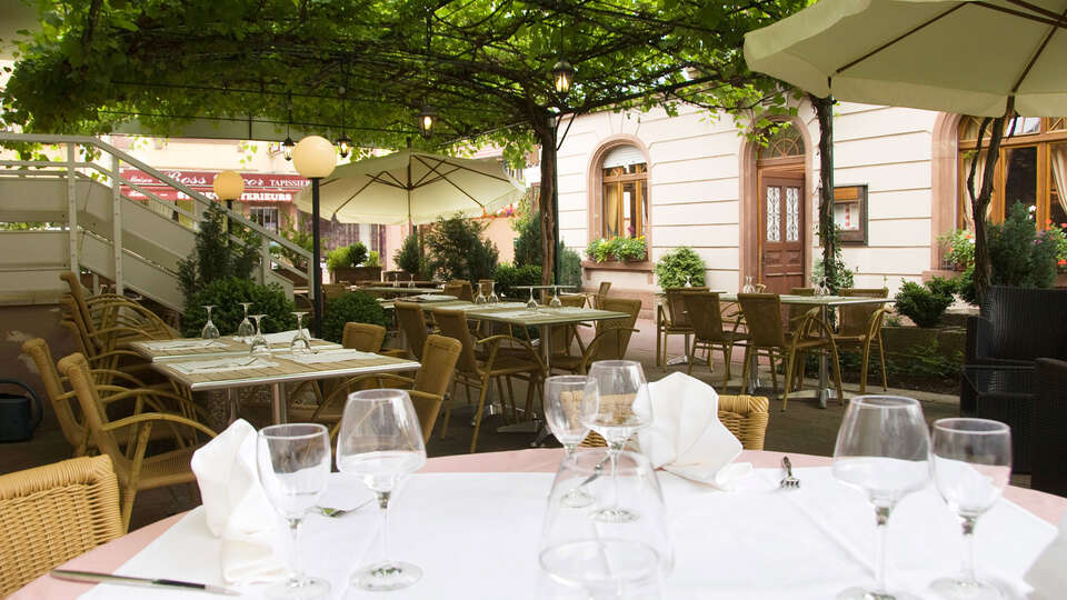 Parenthese gourmande avec degustation de vin dans un en Alsace