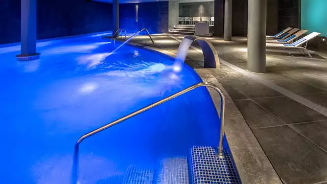 Romantisch uitje met zeezicht in een 4* in Castelldefels en inclusief spa