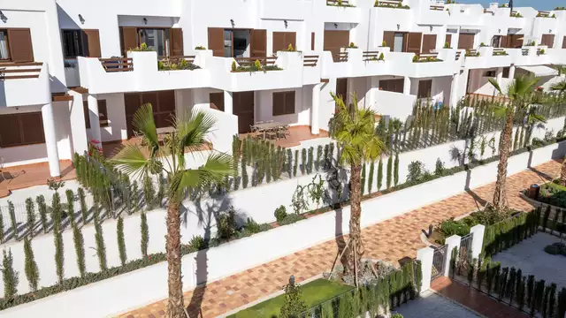 Vakantie in appartementen voor maximaal 4 personen in Almería, op 50 meter van het strand.