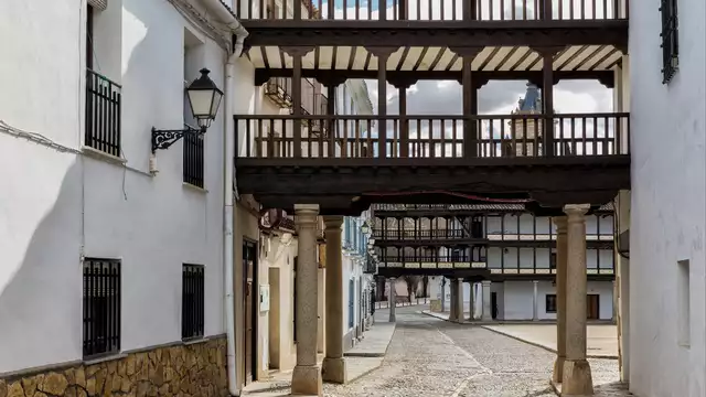 Escapada en pareja a Tembleque con desayuno