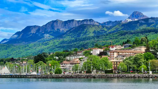 Un'oasi di pace con vista sul lago a Evian-les-Bains.