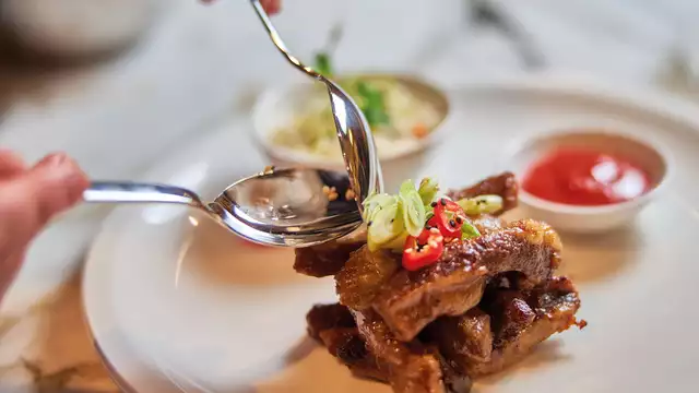 Moderne overnachting in Amsterdam inclusief 3 gangen diner
