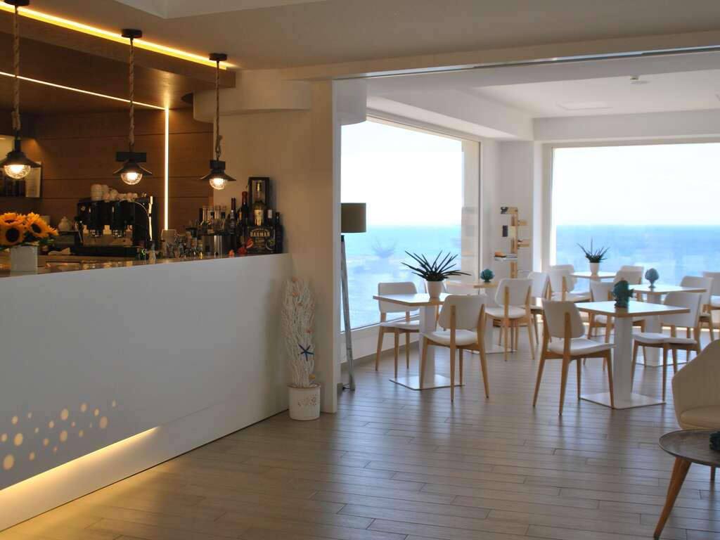 Est Hotel - Escapade en bord de mer dans les Pouilles avec accès au bains à remous - 4* - 11