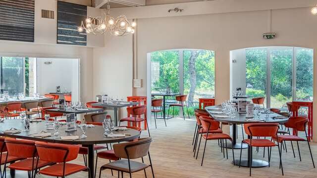 Gastronomie in Aveyron-Rodez met diner, glas wijn en toegang tot de ontspanningsruimte