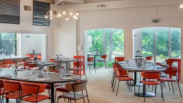 Gastronomie in Aveyron-Rodez met diner, glas wijn en toegang tot de ontspanningsruimte