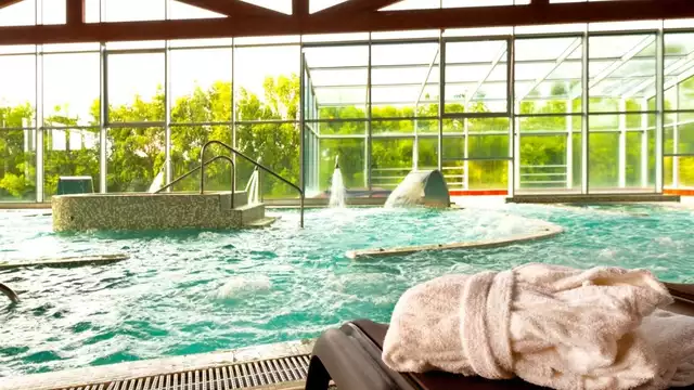 Amoureux des spas : accès au spa et dîner dans un hôtel 4 étoiles
