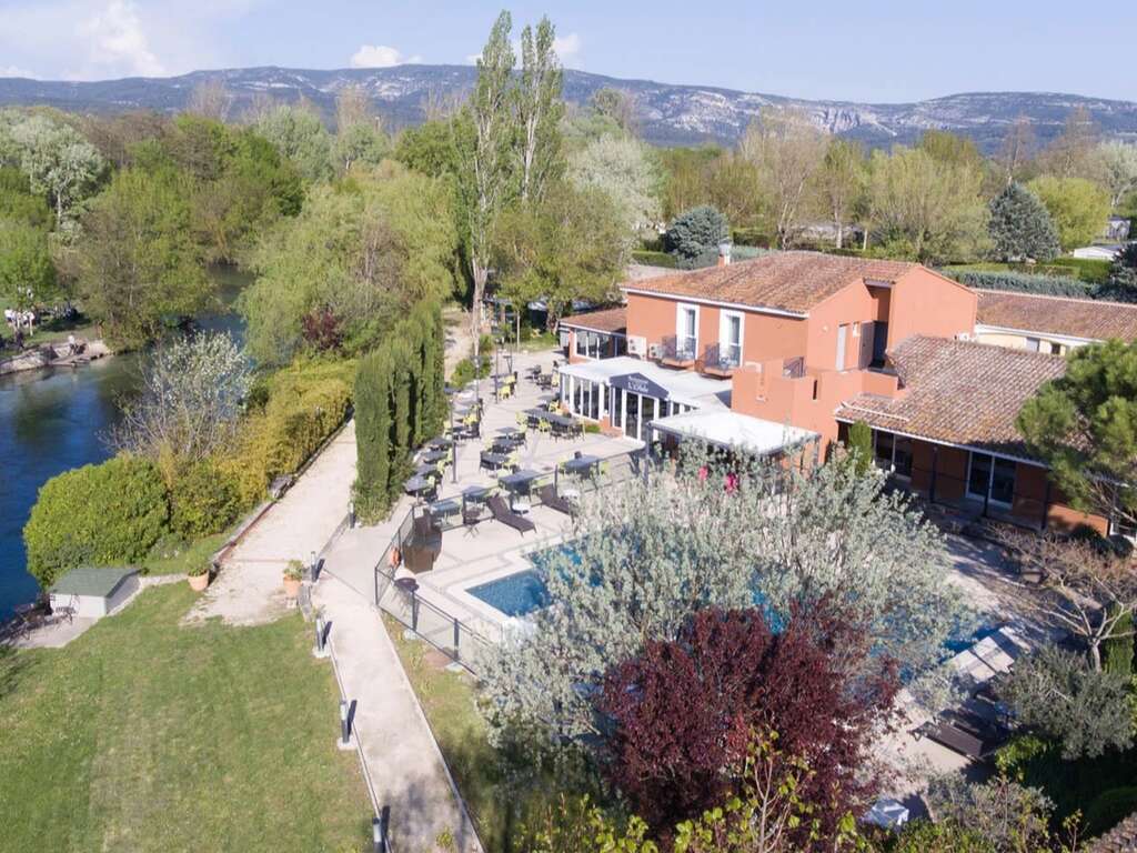 Escapade à deux dans un cadre naturel au coeur du Lubéron - 4*