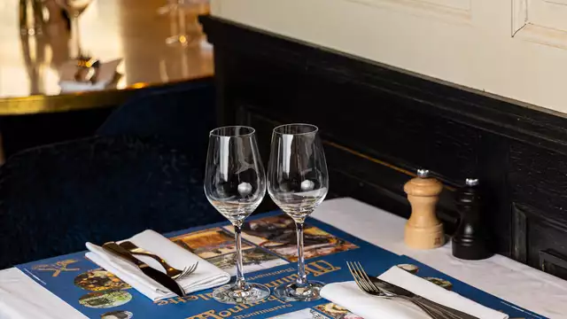 Beleef de Montmartre-ervaring met spa en diner.