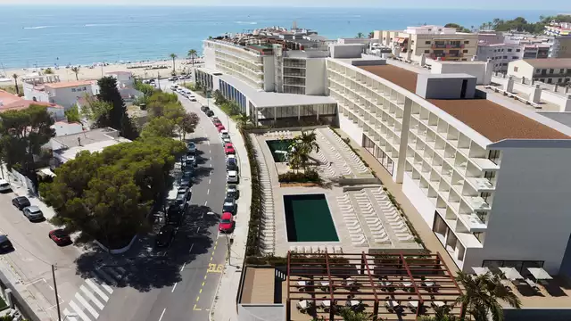 Vacaciones con pension completa en frente de la playa