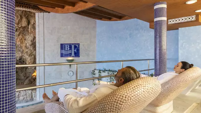 Relax en Balneario con piscina termal, haloterapia y descuento en noches extra