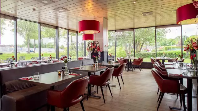 Profitez de la tranquillité d'Hoofddorp et passez un peu de temps à Amsterdam