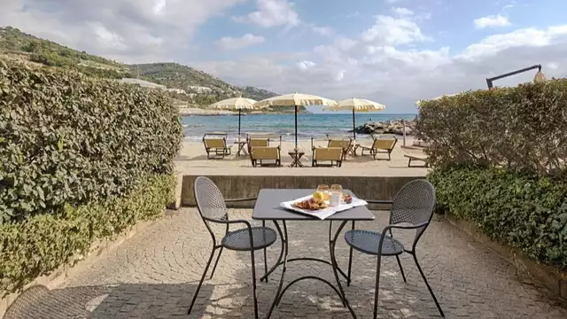 Weekend in Liguria in hotel fronte mare e cena inclusa