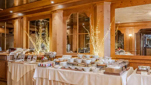 Vacaciones en Madonna di Campiglio, en los Dolomitas, con desayuno, piscina y spa