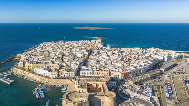 Vacaciones en Gallipoli, Apulia! Hotel frente al mar con desayuno incluido