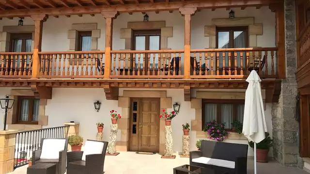 Escapada con Visita de Bodega y degustación con descuentos en el Balneario de la Hermida