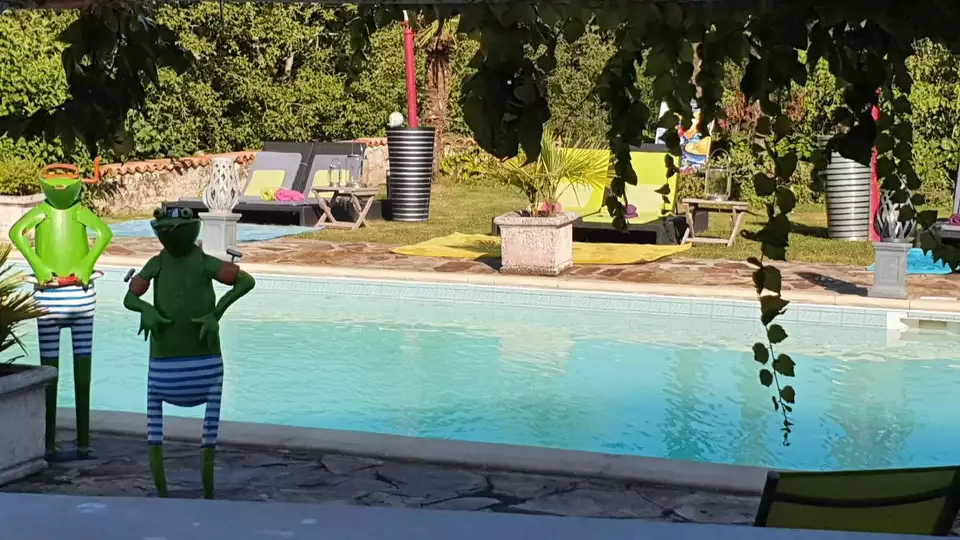 Sejour bien-etre au c ur du Perigord Vert avec piscine chaufee