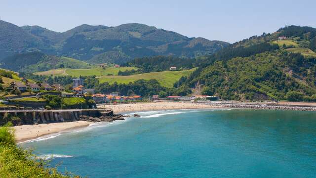 Bien-être face à la mer sur la côte basque.
