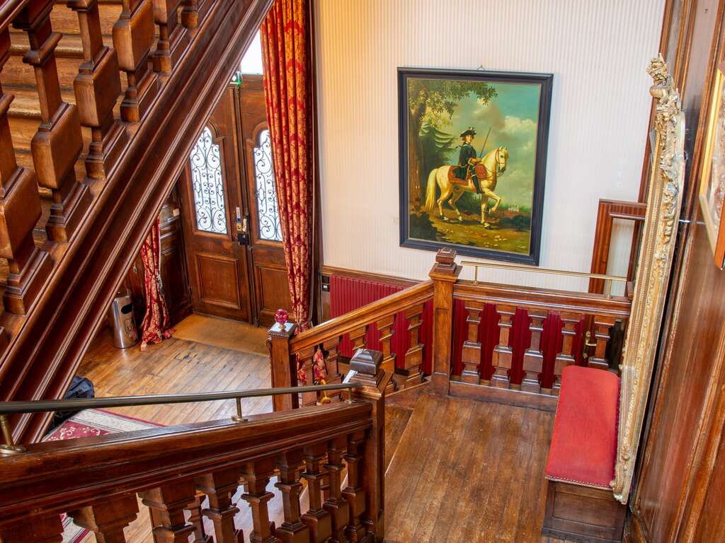 Séjour dans un chateau et découverte du zoo et jardins de la la Bourbansais - 4* - 8