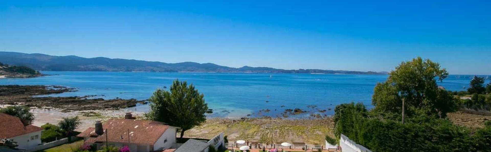 Escapade de détente avec accès au spa en première ligne de plage à Sanxenxo.