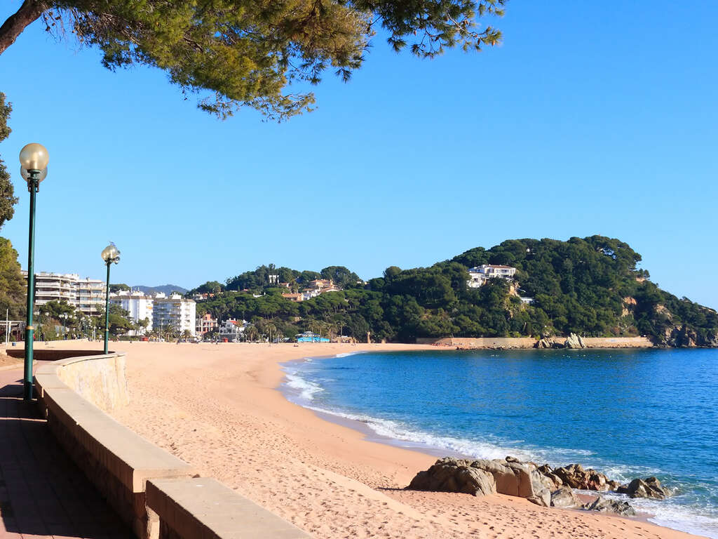 Vacances En Famille Ou Entre Amis À Lloret De Mar. - 2* (ref 52556)