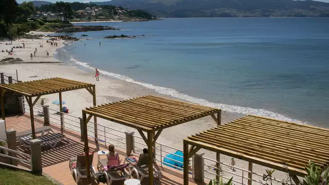 Escapade avec spa et dîner à l'hôtel au bord de la plage.