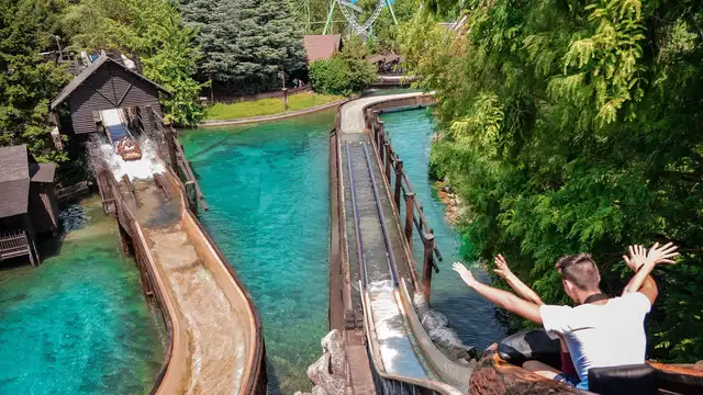 Weekend sul lago di Garda con accesso a Gardaland in camera doppia