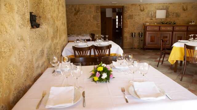 Escapada romántica en O Valadouro con cena para dos