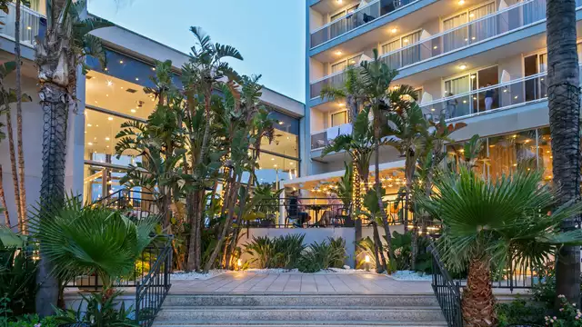 Salou en famille avec demi-pension et deux enfants inclus