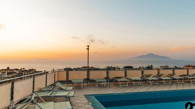 accesso alla piscina esterna per 2 adulti