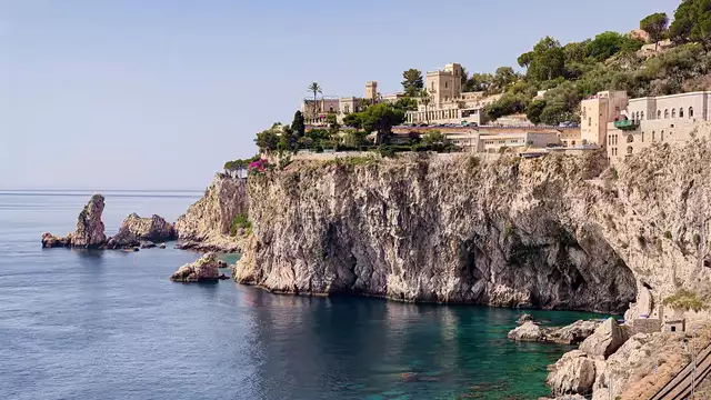 Hotel a Taormina con piscina vista mare