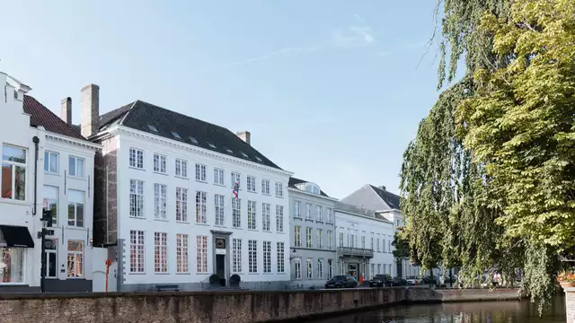 Estancia de lujo y refinamiento de la gastronomía creativa en Brugge