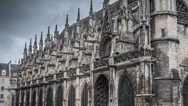 Séjour romantique à Caen, avec champagne