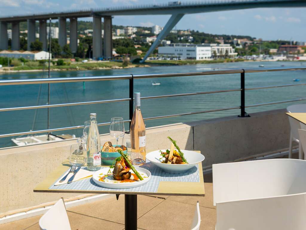 Découvrez la Venise provençale à 30 mnutes de Marseille - 4* - 7