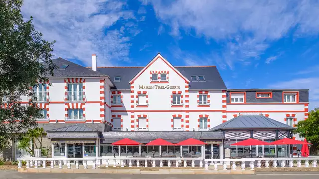 Dîner bistrot et accès à l'espace détente dans un élégant hôtel 4 étoiles à proximité de Saint-Malo