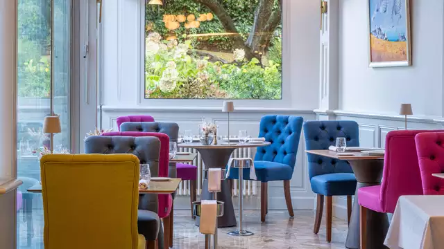 Dîner bistrot et accès à l'espace détente dans un élégant hôtel 4 étoiles à proximité de Saint-Malo