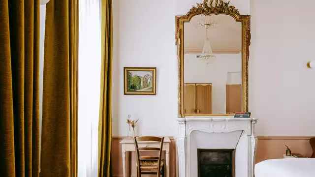 Soggiorno con cena e colazione in una casa di charme e giardino lussureggiante.