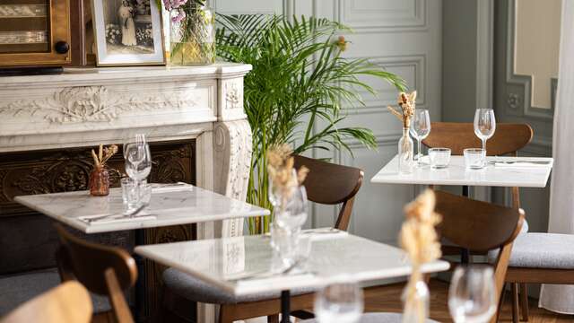 Le Charmant Hotel