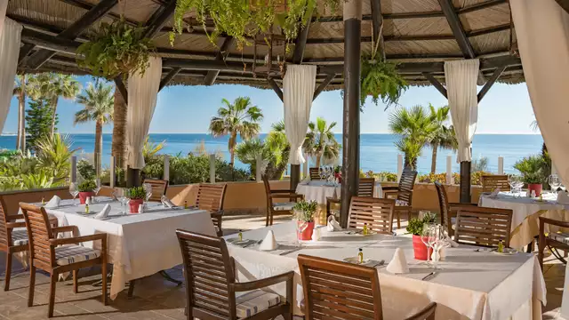 Détente en famille en demi-pension dans un 5* avec thalasso