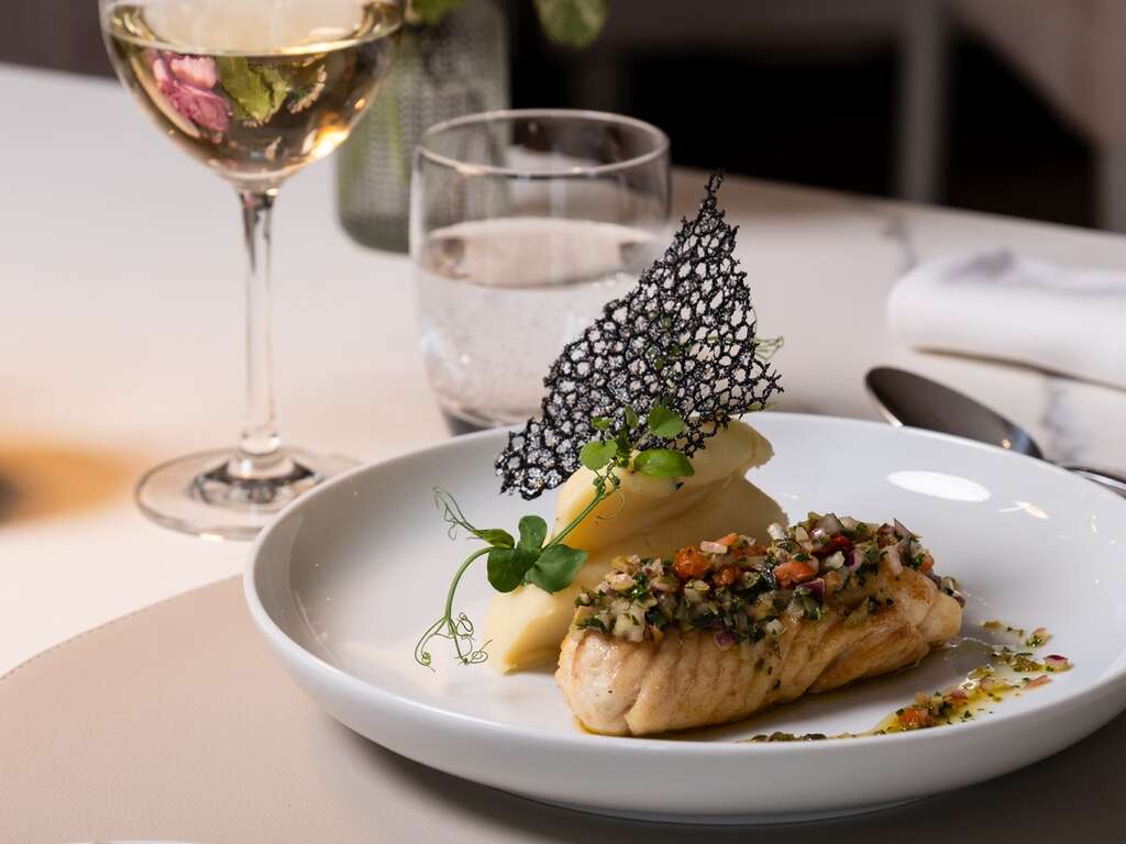 Séjour avec dîner et spa dans un château XVIIIème où l'art et la nature s'embrassent - 4* - 1