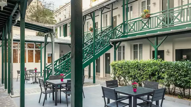 Estancia en Levallois con crucero por el Sena.