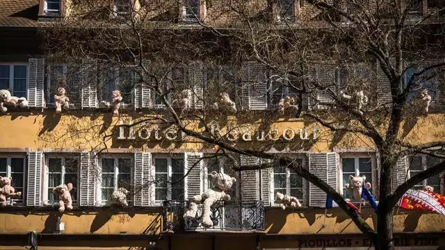 Escapade 4* avec baignoire balnéo à Strasbourg à deux pas de la cathédrale et la Petite France