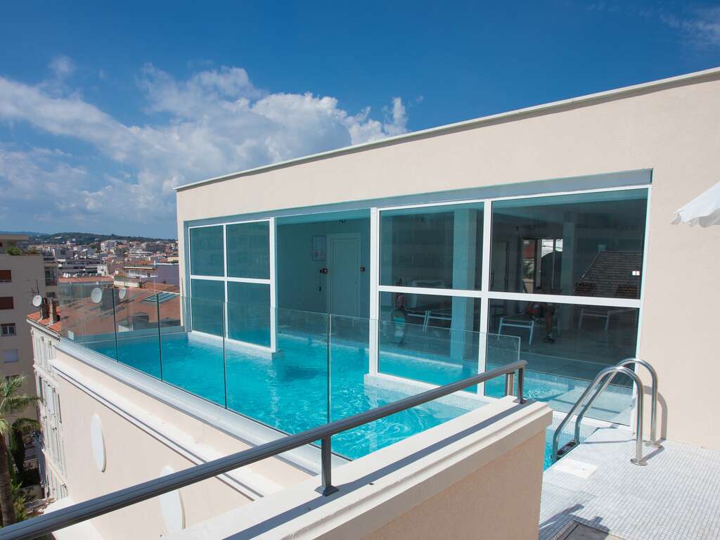 Détente absolue à Cannes avec balnéothérapie - 4* - 2