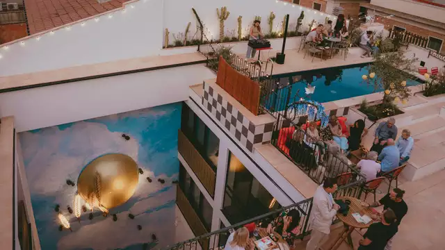 Escapada en el centro de Figueres en un hotel estilo Dalí