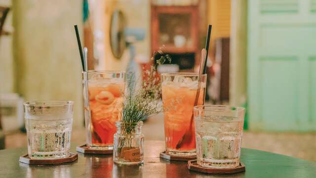 1 cocktail naar keuze voor 2 volwassenen