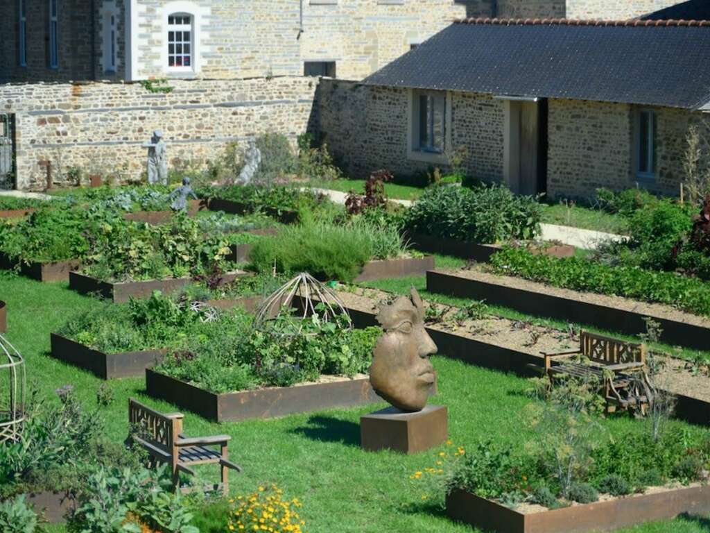 Parenthèse insolite près de Rennes avec spa relaxant - 4* - 8