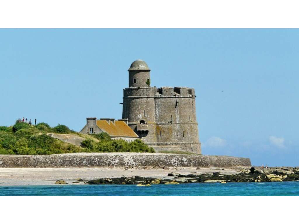 Séjour en chambre triple avec dîner sur une île de charme en Normandie - 3* - 3